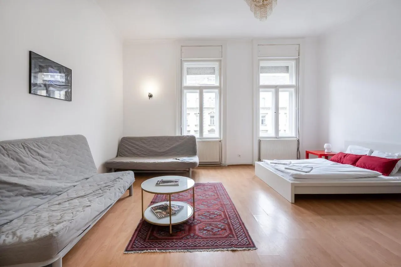 Megszunt - Erzsebet Krt 37 Apartment Budapest Hungary