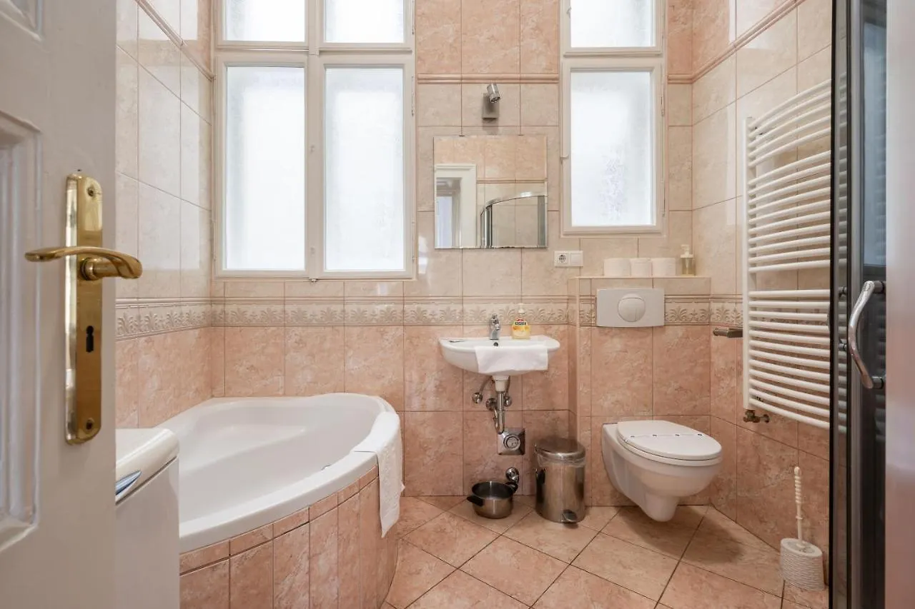 Megszunt - Erzsebet Krt 37 Apartment Budapest